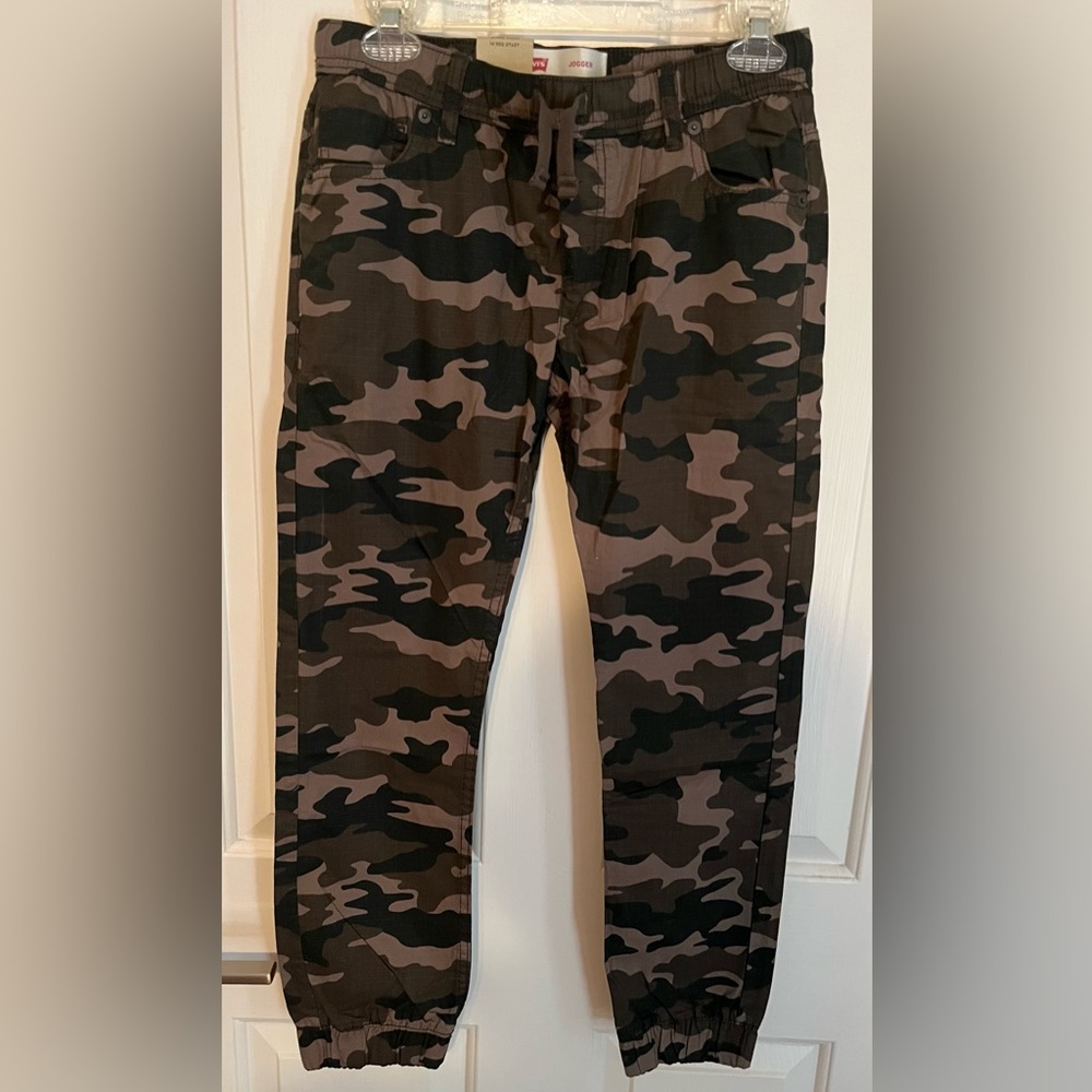 Levi's Camouflage Jogger Pants (14 Reg.)